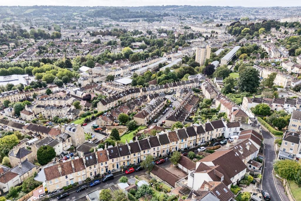 Ground Floor Flat, 45 Chilton Road, Bath, BA1 6 DR