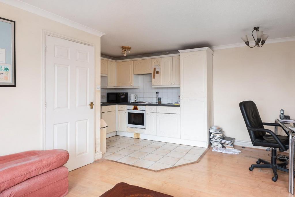 Ground Floor Flat, 45 Chilton Road, Bath, BA1 6 DR