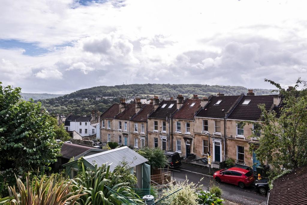 Ground Floor Flat, 45 Chilton Road, Bath, BA1 6 DR-