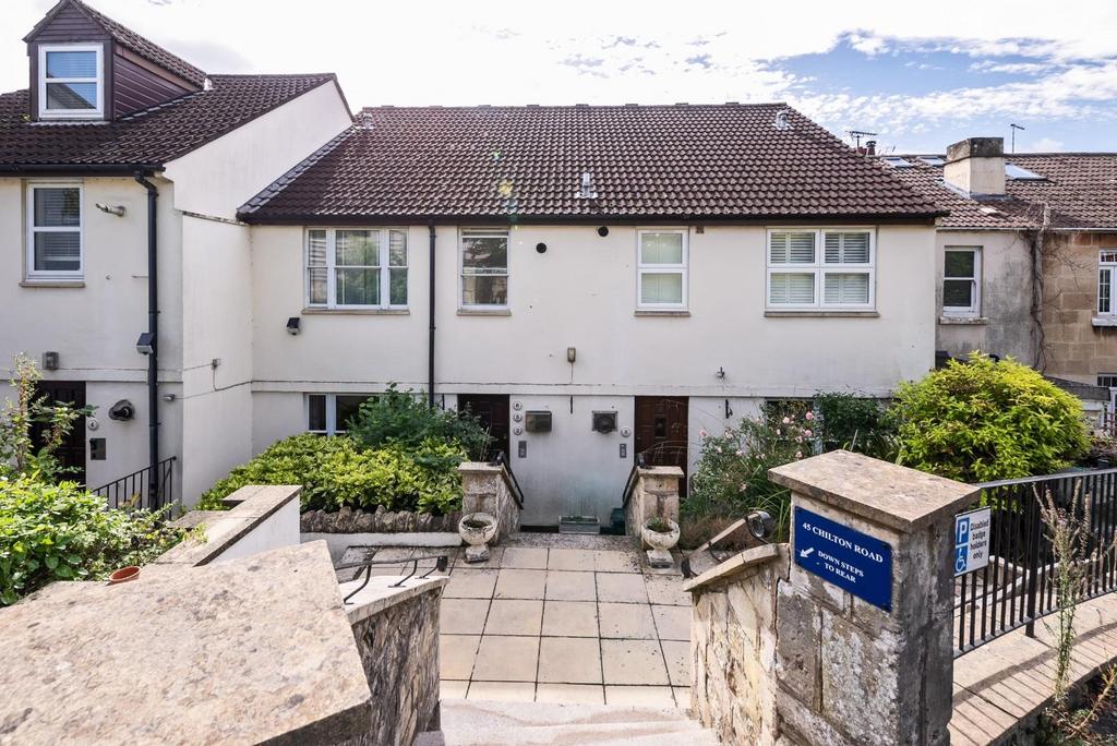 Ground Floor Flat, 45 Chilton Road, Bath, BA1 6 DR-