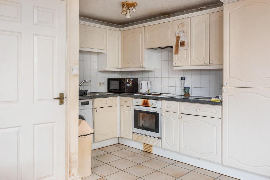 Ground Floor Flat, 45 Chilton Road, Bath, BA1 6 DR-
