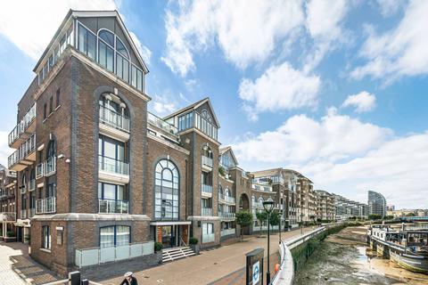 2 bedroom flat for sale, Ivory House, Plantation Wharf, Battersea, London, SW11