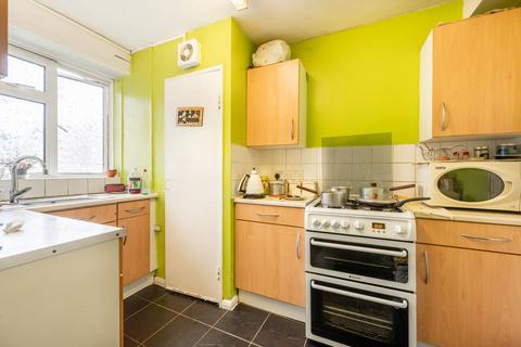 3 bedroom flat for sale, Donnington Road, Willesden, London, NW10