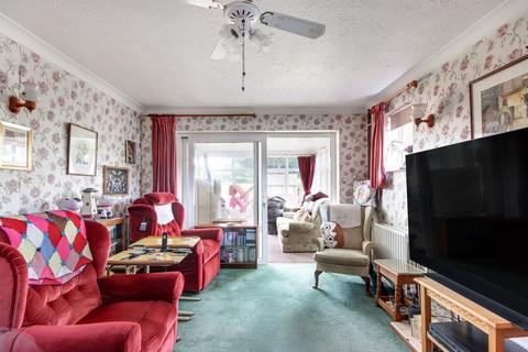 16 Grange Close, Edenbridge, TN8 5LT
