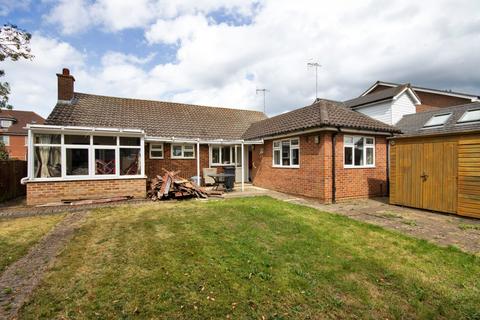 16 Grange Close, Edenbridge, TN8 5LT