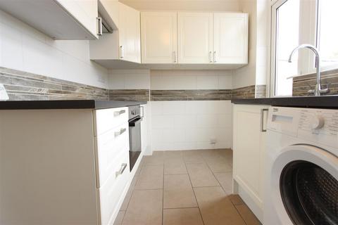 1 bedroom apartment to rent, Wynchgate, London, N14