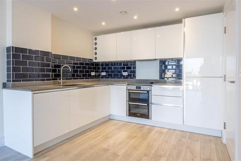 2 bedroom flat for sale, LONDON ROAD, Westcliff-On-Sea