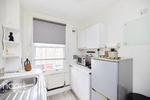 1 bedroom flat for sale, Clapham Park Road, LONDON