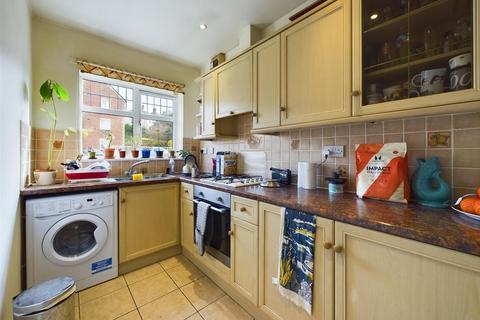 2 bedroom flat to rent, Apt 4 Bole Hill Close, Walkley, Sheffield