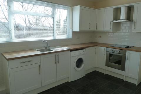 2 bedroom apartment to rent, Oak Tree Court, Winchester Road