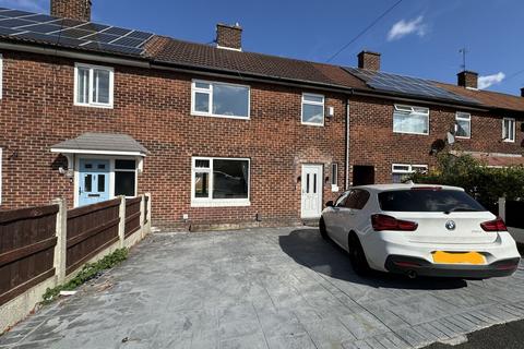 3 bedroom terraced house to rent, Glebelands Road, Manchester, M23