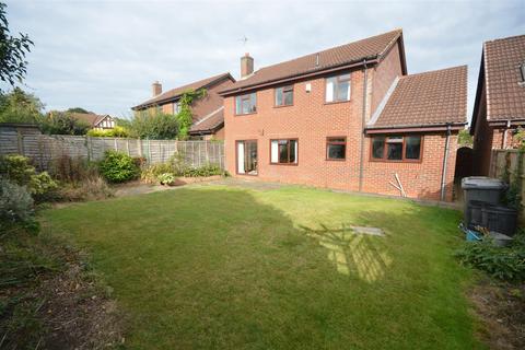 4 bedroom detached house for sale, The Paddocks, Bulkington, Bedworth