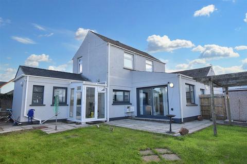 3 bedroom detached house for sale, Chapel Road, Llanreath, Pembroke Dock