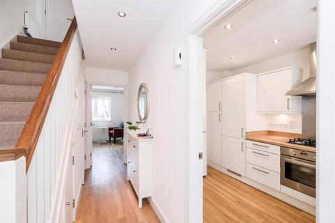 18 King George Way, Chingford, London, E4 7FN