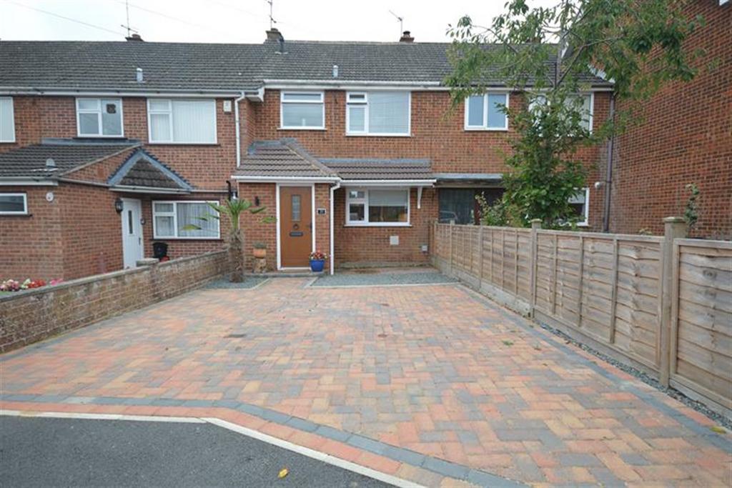 Beadon Drive, Braintree, CM7 3 bed terraced house for sale £350,000