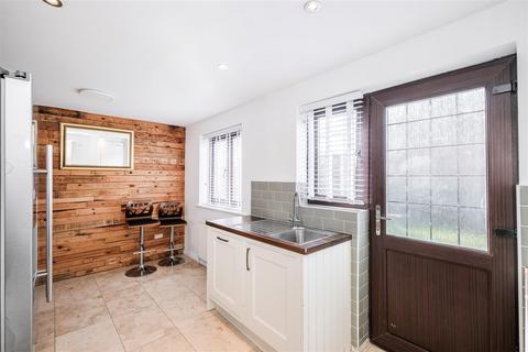48 Godwin Close, London, E4 7RQ