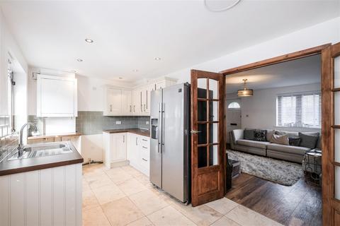 48 Godwin Close, London, E4 7RQ