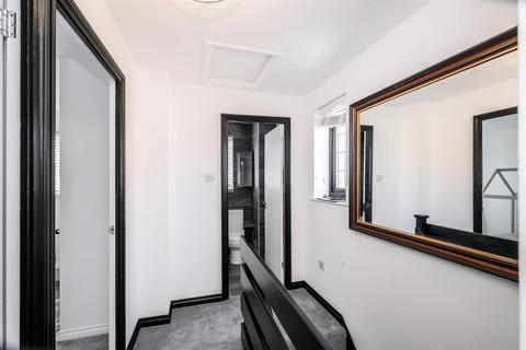 48 Godwin Close, London, E4 7RQ