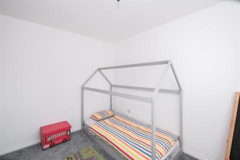 48 Godwin Close, London, E4 7RQ