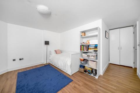 3 bedroom flat for sale, Breakspears Road, Brockley, London, SE4