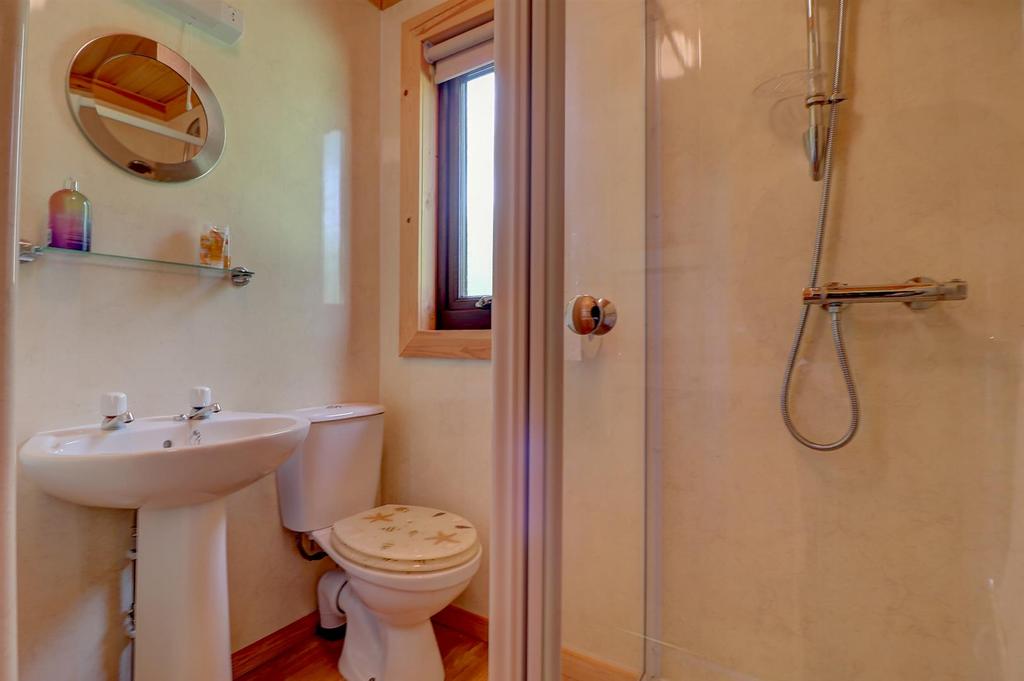 Bathroom .1.jpg