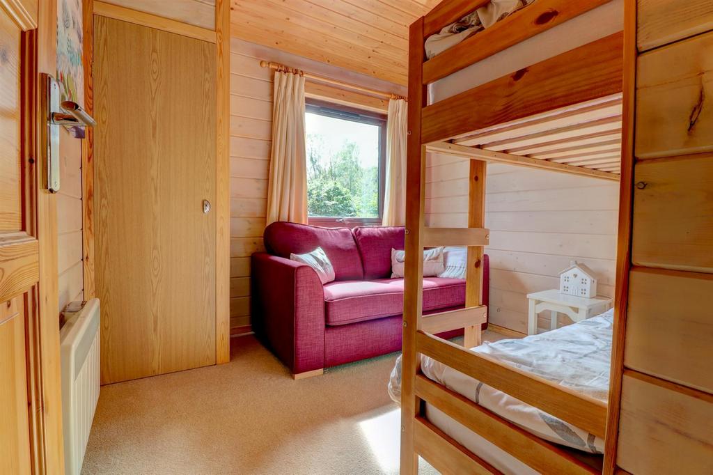 Bedroom 3 .2.jpg