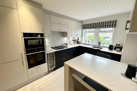 4 bedroom townhouse for sale, Warren Lodge Gardens, Savile Park, Halifax