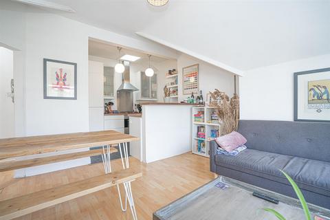 2 bedroom flat to rent, Muswell Hill Road, N10