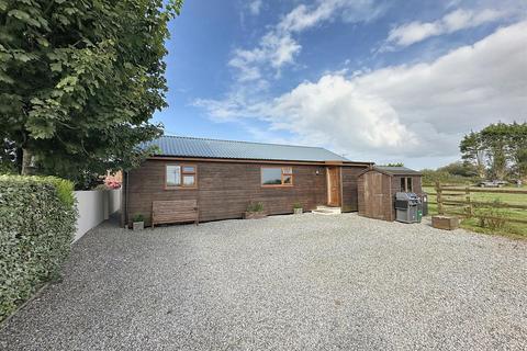 1 bedroom bungalow to rent, St. Columb