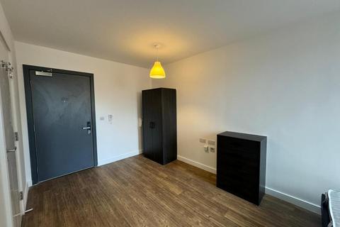 Studio to rent, Moorfields, Liverpool L2