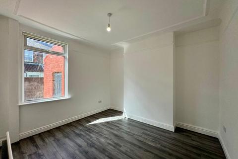 3 bedroom terraced house to rent, Nelville Road, Liverpool L9