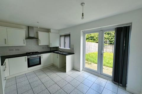 3 bedroom semi-detached house to rent, Tapestry Gardens, Birkenhead CH41