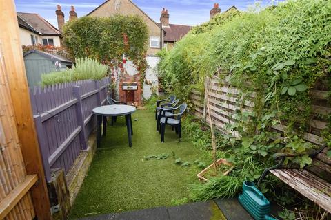 27 Boundary Road, London, SW19 2AW