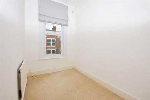 27 Boundary Road, London, SW19 2AW