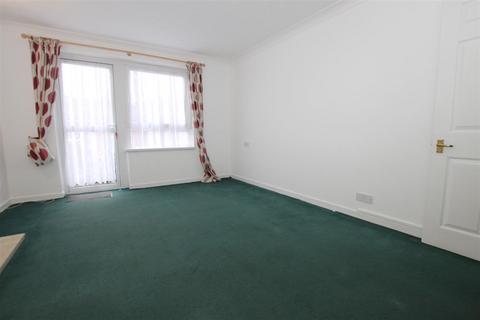 2 bedroom apartment to rent, Currie Road, Sandown