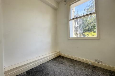 Flat 2, 15 Eastdown Park, London, SE13 5HU