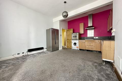 Flat 2, 15 Eastdown Park, London, SE13 5HU