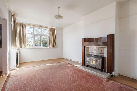 47 Dukes Avenue, Theydon Bois, Epping, CM16 7HQ