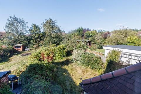 47 Dukes Avenue, Theydon Bois, Epping, CM16 7HQ