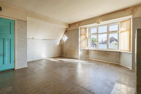 47 Dukes Avenue, Theydon Bois, Epping, CM16 7HQ