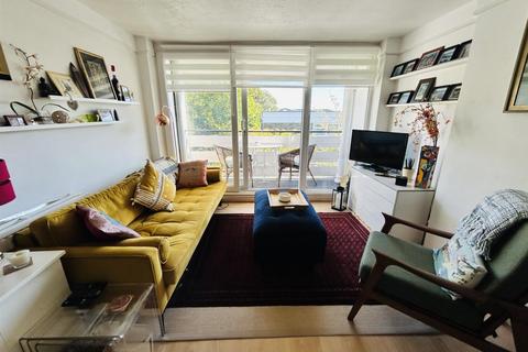 Flat 12, Kildare Court Barcombe Close, Eastbourne, BN20 8HU
