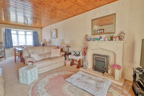 2 bedroom bungalow for sale, East Clacton CO15