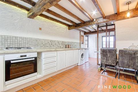 Stable Cottage Bacons Lane, Chesterfield, S40 2SU