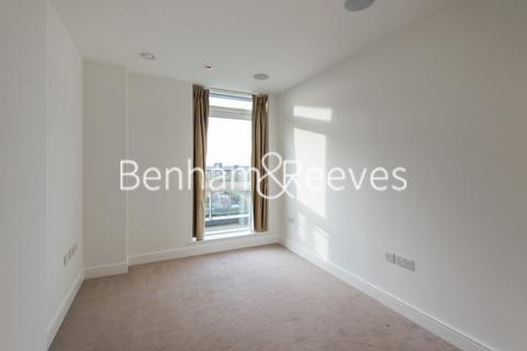 3 bedroom apartment to rent, Longfield Avenue, Ealing W5