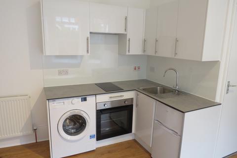 Studio to rent, 8, Muswell Hill Road, Muswell Hill, N10