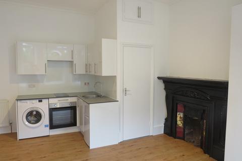 Studio to rent, 8, Muswell Hill Road, Muswell Hill, N10