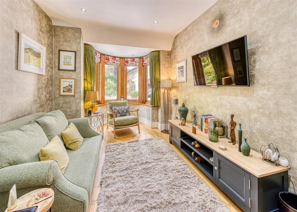 Old Lane House-sitting1.jpg