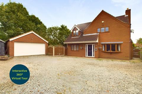 4 bedroom detached house for sale, The Close, North Lincolnshire DN19