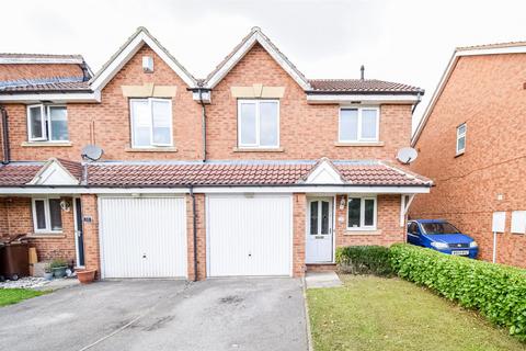 3 bedroom semi-detached house to rent, Holly Approach, Ossett WF5