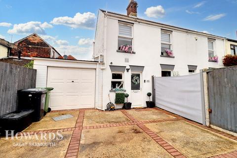 3 bedroom semi-detached house for sale, St Julian Road, Caister-on-Sea